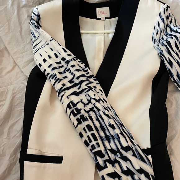 Parker Luxury Silk Modern Print Tuxedo Blazer - Picture 4 of 4